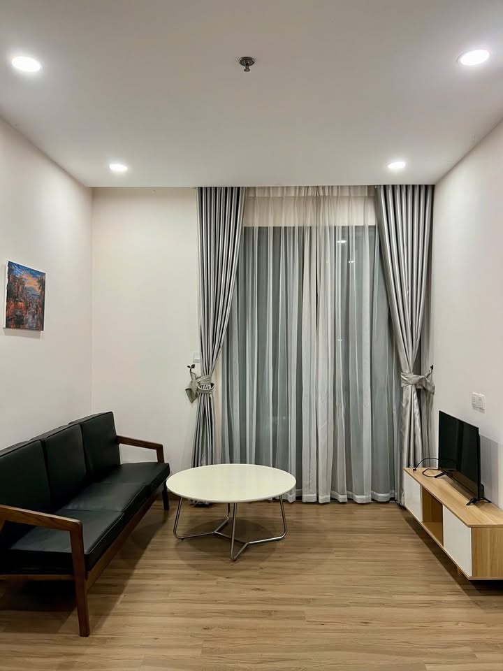 Căn hộ S2 Sky Oasis Ecopark 68m² giá 7 triệu - Thiết kế hiện đại, view đẹp!