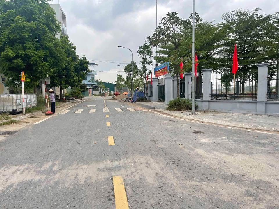 Đất nền Dục Tú, Đông Anh 71m² giá 4 tỷ - Đường thông ô tô, cơ hội đầu tư tuyệt vời!