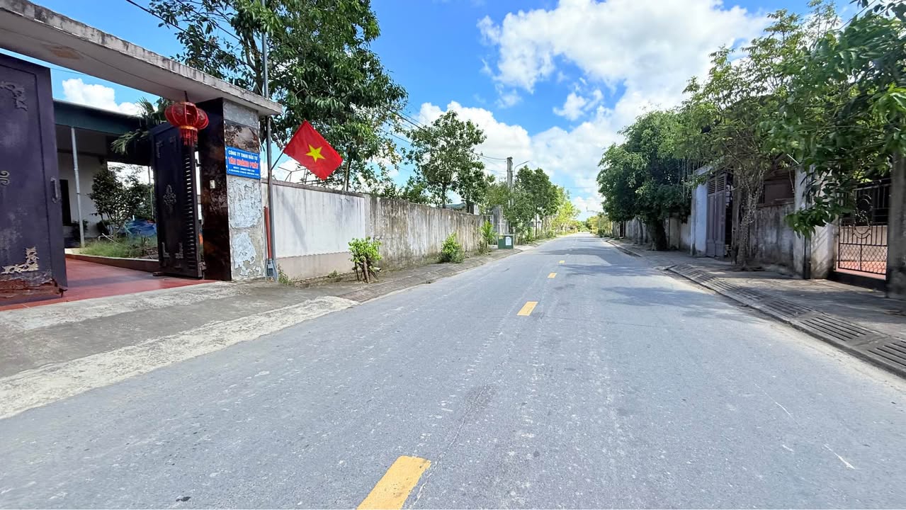 Đất nền Thạch Đài 209m² giá 2.3 tỷ - Kinh doanh sầm uất