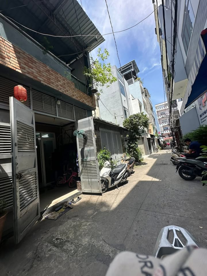 Nhà phố Tân Phú 51m² giá 5.7 tỷ - Hoàn công đầy đủ, vào ở ngay!