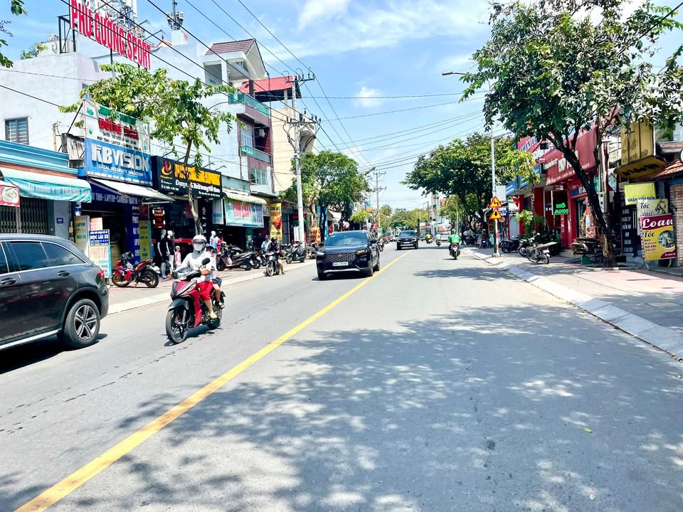 Nhà mặt tiền đường Trần Hưng Đạo, Dĩ An 171.5m² giá 15 tỷ - Kinh doanh đa ngành nghề!