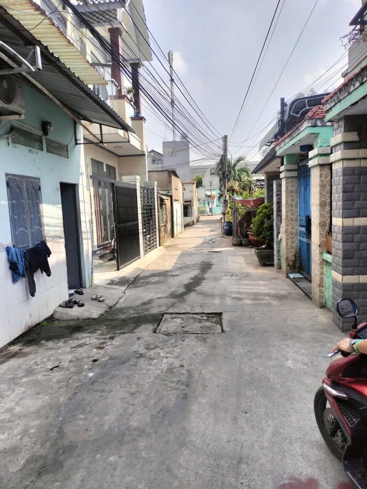 Nhà 1 trệt 1 lầu Dĩ An 107m² giá 3.35 tỷ - Sẵn sàng vào ở ngay!