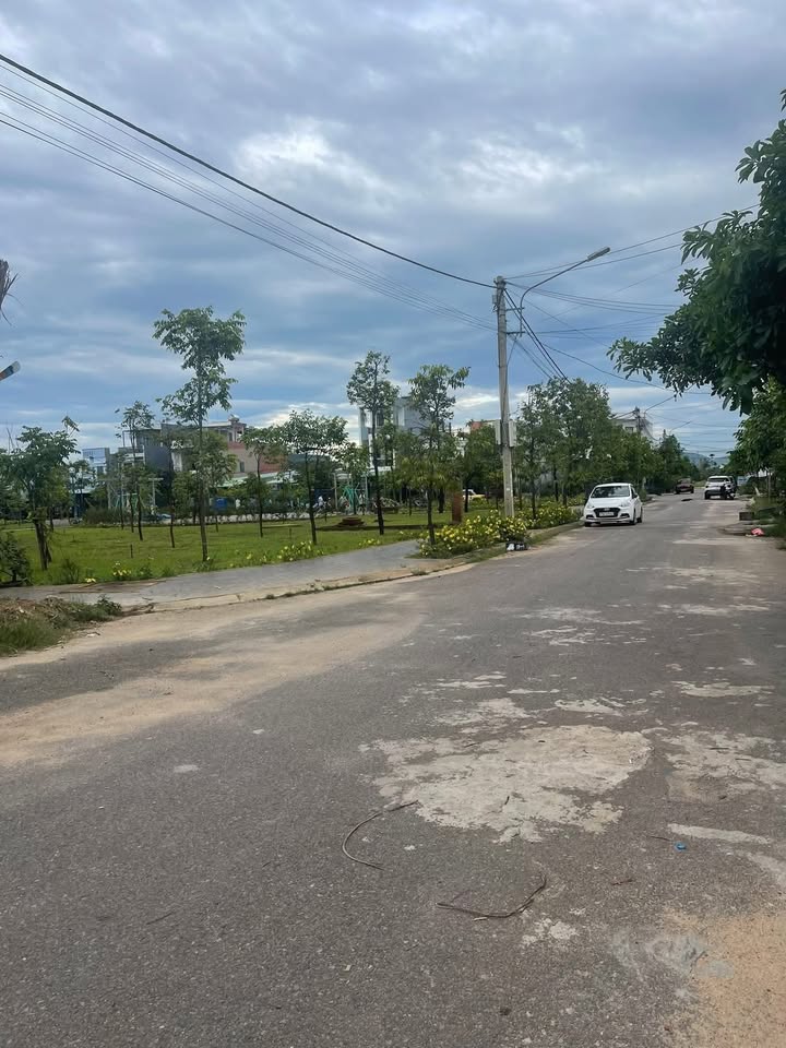 Đất nền 100m² Nhơn Bình, Pleiku - Giá chỉ 2 tỷ, view công viên đẹp!