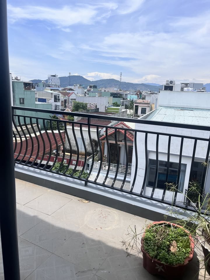 Nhà lô góc 3 tầng tại Huỳnh Ngọc Huệ, quận Thanh Khê chỉ 3,95 tỷ - Thiết kế sang trọng, vào ở ngay!