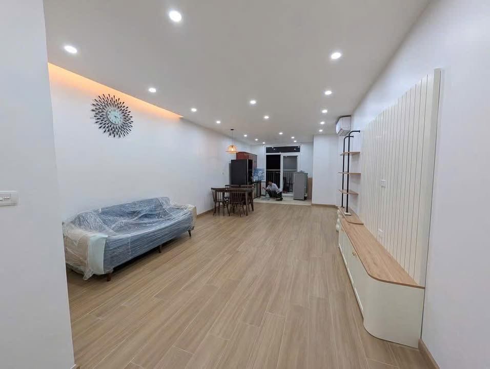 Căn hộ cho thuê 62 Nguyễn Huy Tưởng 110m² giá 17 triệu - Nhà sạch sẽ, thoáng mát!