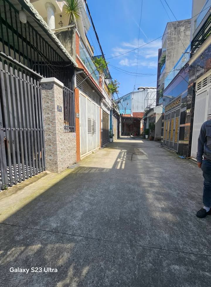 Nhà phố 2 tầng đường Nguyễn Công Trứ, Dĩ An 70m² giá 4.2 tỷ - Sẵn sàng ở ngay!