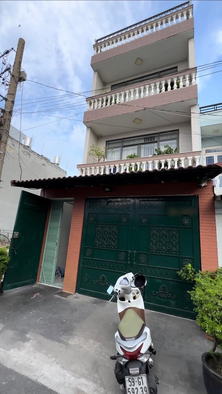 Nhà Bà Điểm Hóc Môn 90m² giá 5.4 tỷ - Nhà mới tinh, không lộ giới!