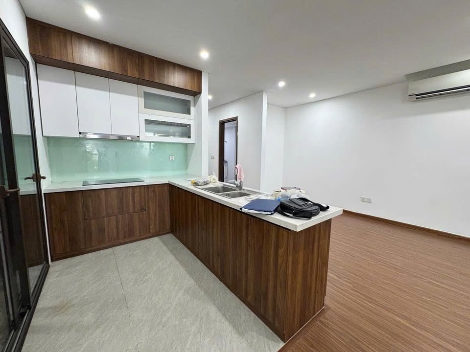 Căn hộ Green Diamond Láng Hạ 98m² giá 11.4 tỷ - View triệu đô, tiện ích đầy đủ!