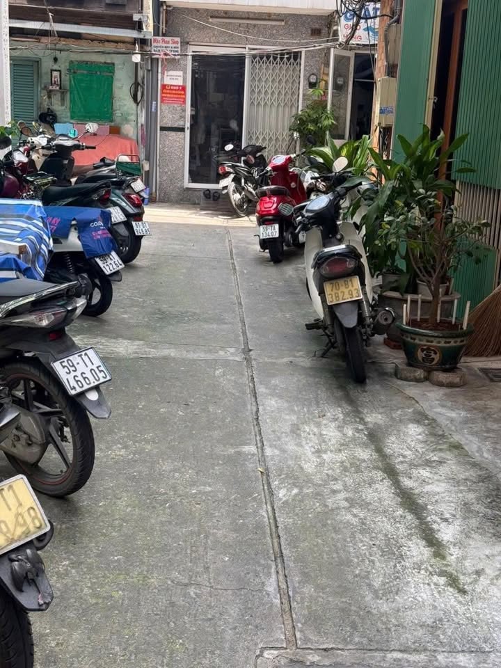 Nhà 4 tầng Bến Thành, Quận 1 42m² giá 10 tỷ - Hẻm thoáng an ninh