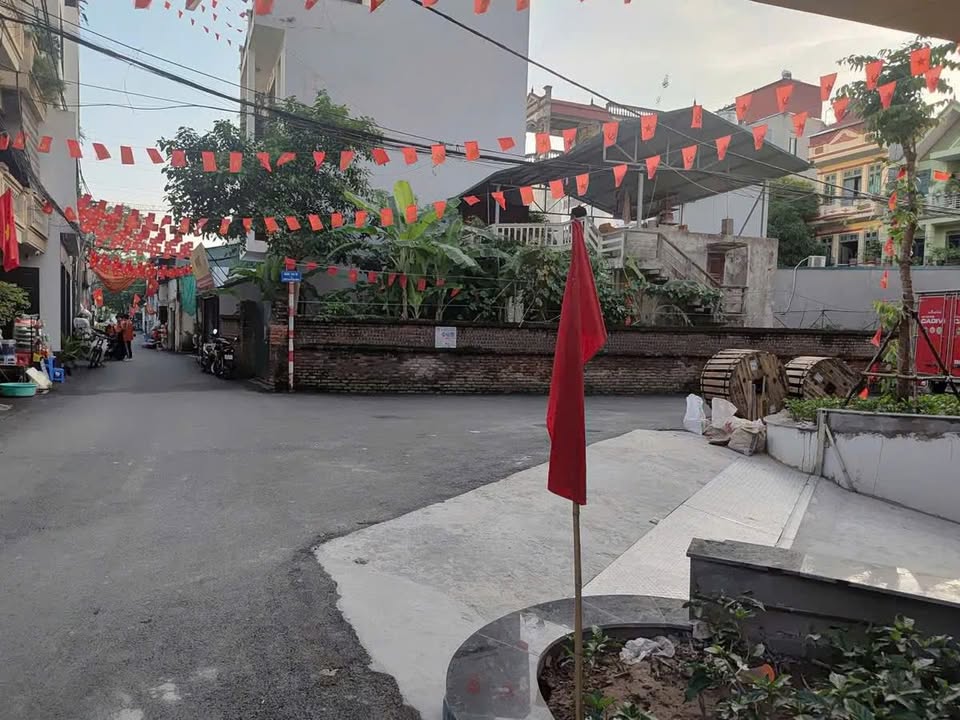 Nhà An Dương Vương Tây Hồ 42m² giá 5.9 tỷ - Cần bán gấp trước khi trả nợ!