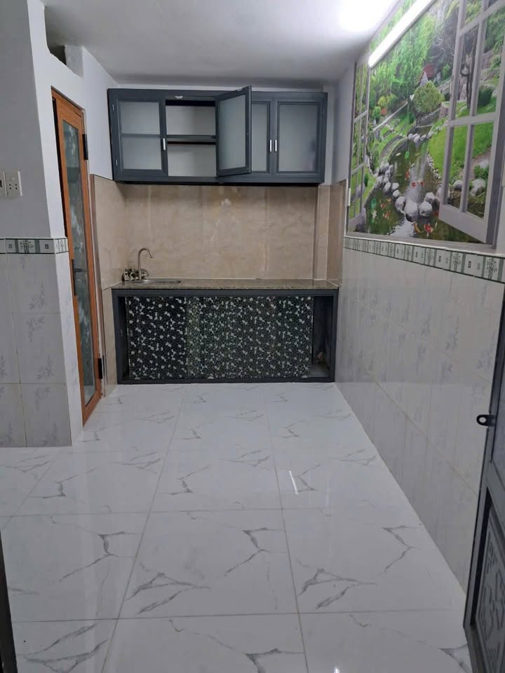 Nhà phố Hiệp Thành, Quận 12, 12m² giá 570 triệu - Sổ chung, hẻm thông thoáng!