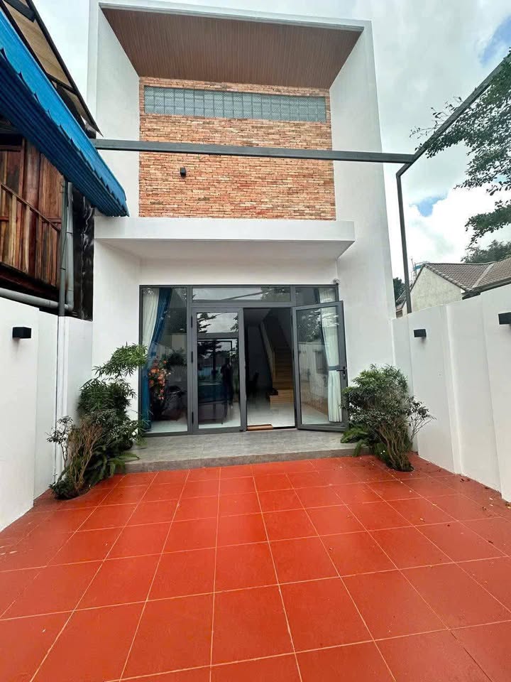 Nhà riêng khu Himlam Cư Suê 120m² giá 2.5 tỷ - Phong cách hiện đại, không gian mở thoáng đãng!