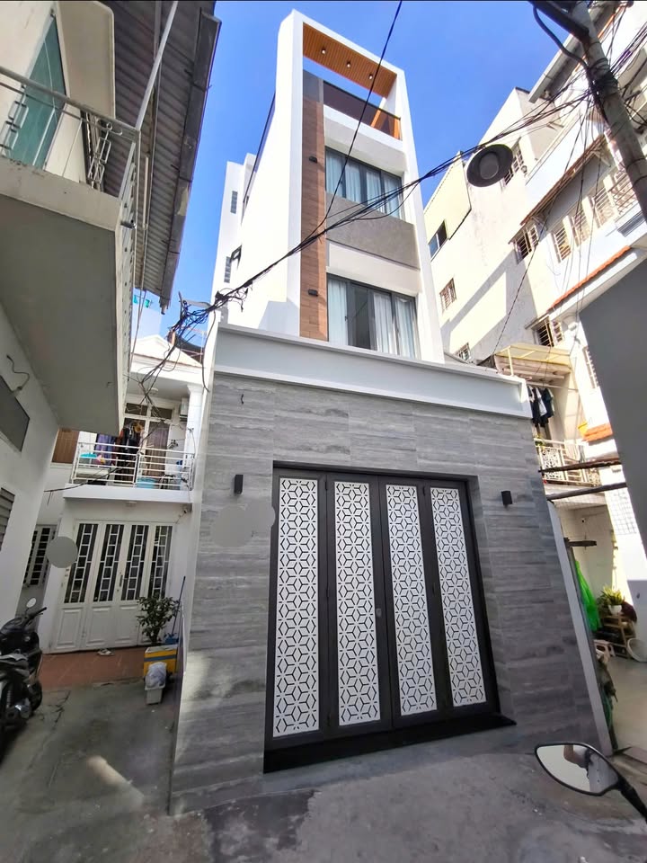 Nhà mới xây tại Nguyễn Thượng Hiền, Bình Thạnh 43,5m² giá 7.3 tỷ - Nội thất cao cấp, 3 mặt thoáng!