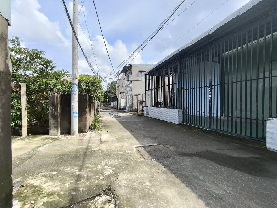 Nhà cấp 4 lô góc 90m² giá 3.55 tỷ - Cơ hội đầu tư tuyệt vời!