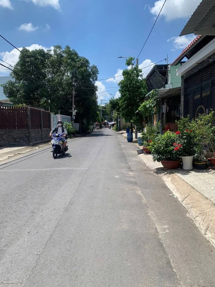 Nhà nguyên căn Trung Mỹ Tây, Quận 12, Diện tích 120m² - Giá chỉ 11 triệu/tháng!