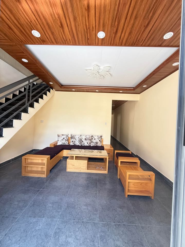 Nhà phố đẹp đường Xô Viết Nghệ Tĩnh, Đà Lạt 75m² giá 2.8 tỷ - Gần bùng binh số 6!