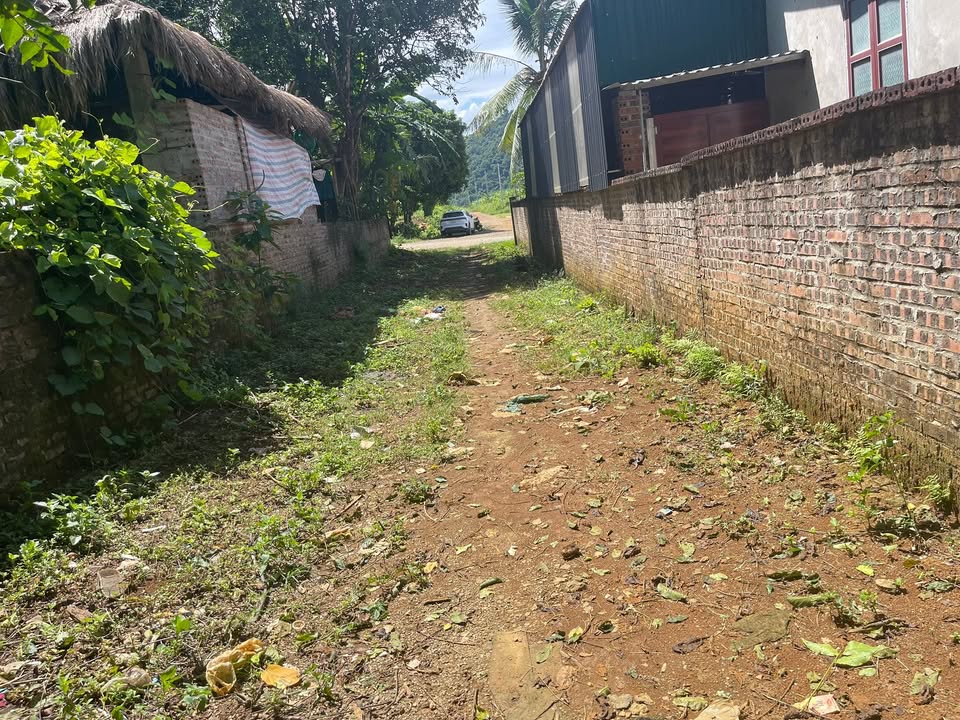 Đất nền Đa Phúc Yên Thủy 2300m² giá 14 tỷ - Đường thông thoáng, mặt tiền rộng!