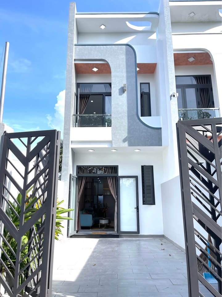 Nhà Phú Mỹ Thủ Dầu Một 80m² giá 3.35 tỷ - Thiết kế hiện đại, sẵn sàng vào ở!