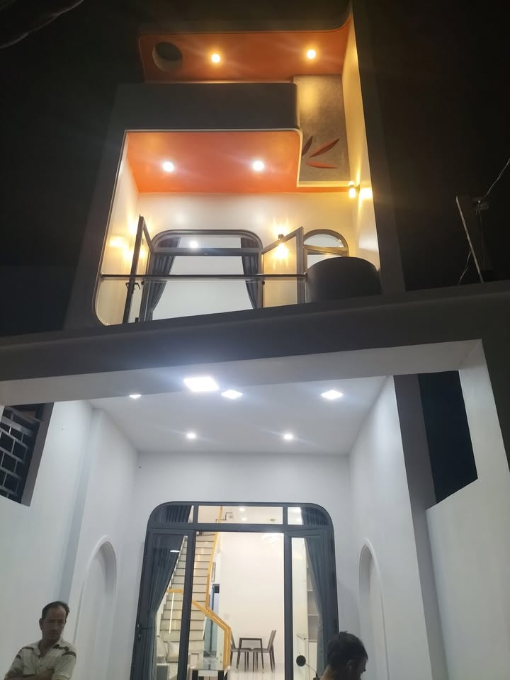 Nhà cho thuê 2 tầng Phú Hòa 3 phòng ngủ giá 12 triệu - Nội thất cao cấp, sẵn sàng vào ở!