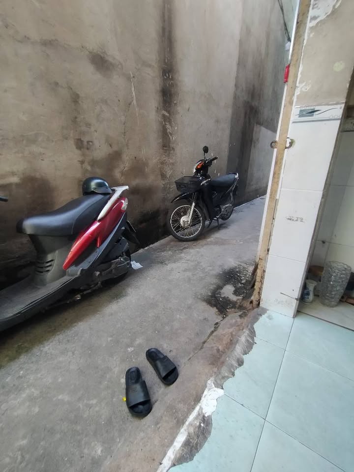 Phòng cho thuê tại đường Lê Sát, Bình Tân - Giá chỉ 1.7 triệu/tháng, sẵn sàng vào ở!