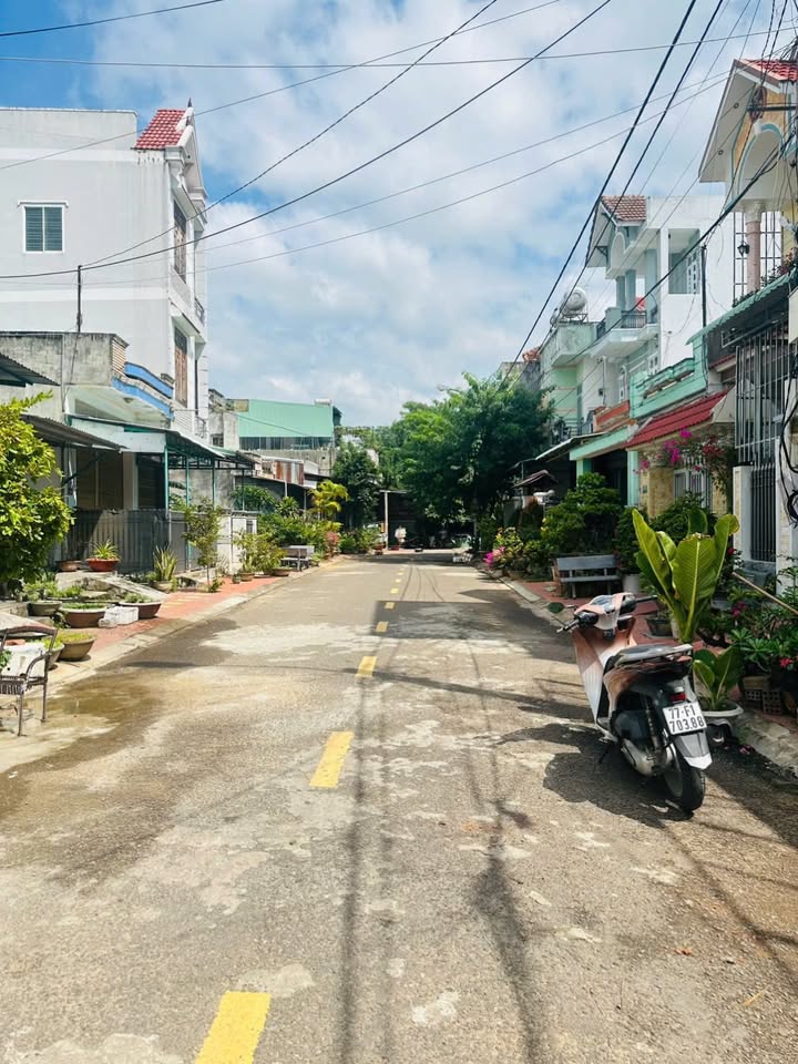 Nhà mặt tiền Trần Văn Ơn, Bình Định 194m² giá 2 tỷ - Cơ hội đầu tư hấp dẫn!