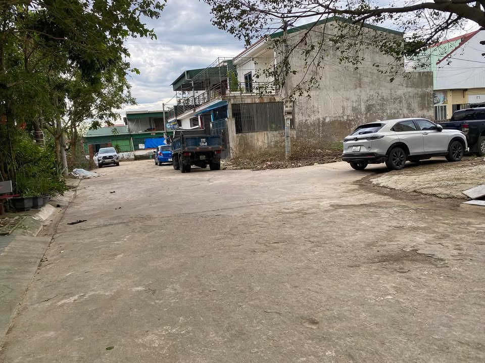 Đất nền lô góc 2 mặt tiền Tecco Nam Thanh - Cửa Nam 130m² giá 4.3 tỷ - Vị trí đắc địa, tiện ích đầy đủ!