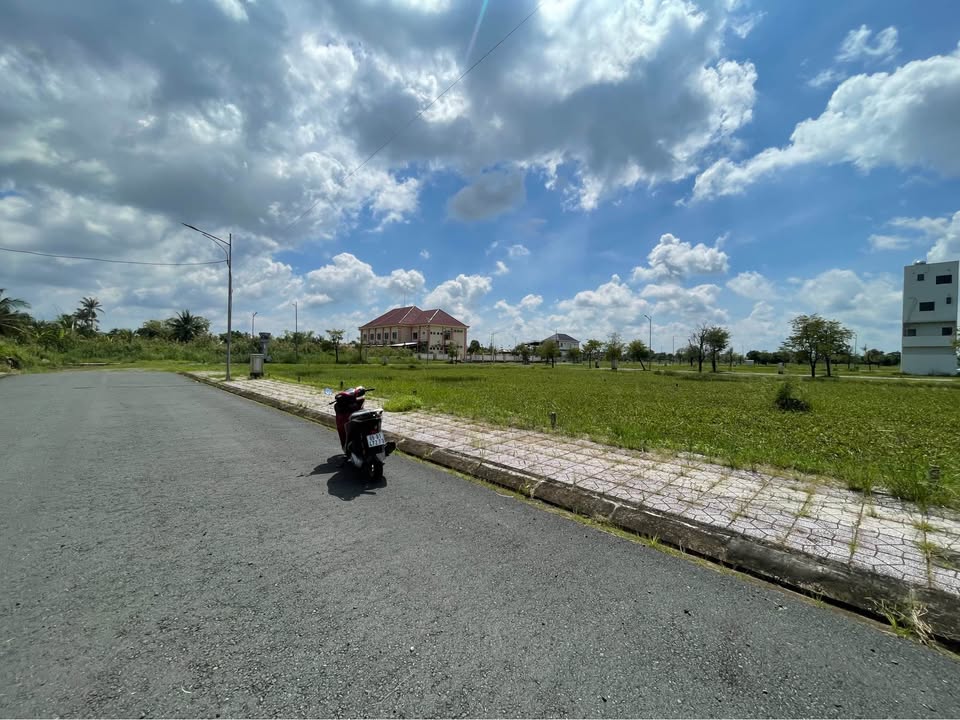 Đất nền mặt tiền Tuyến 37B KĐT Happy Home Cà Mau 100m² giá 1.1 tỷ - Đầu tư sinh lời bền vững!