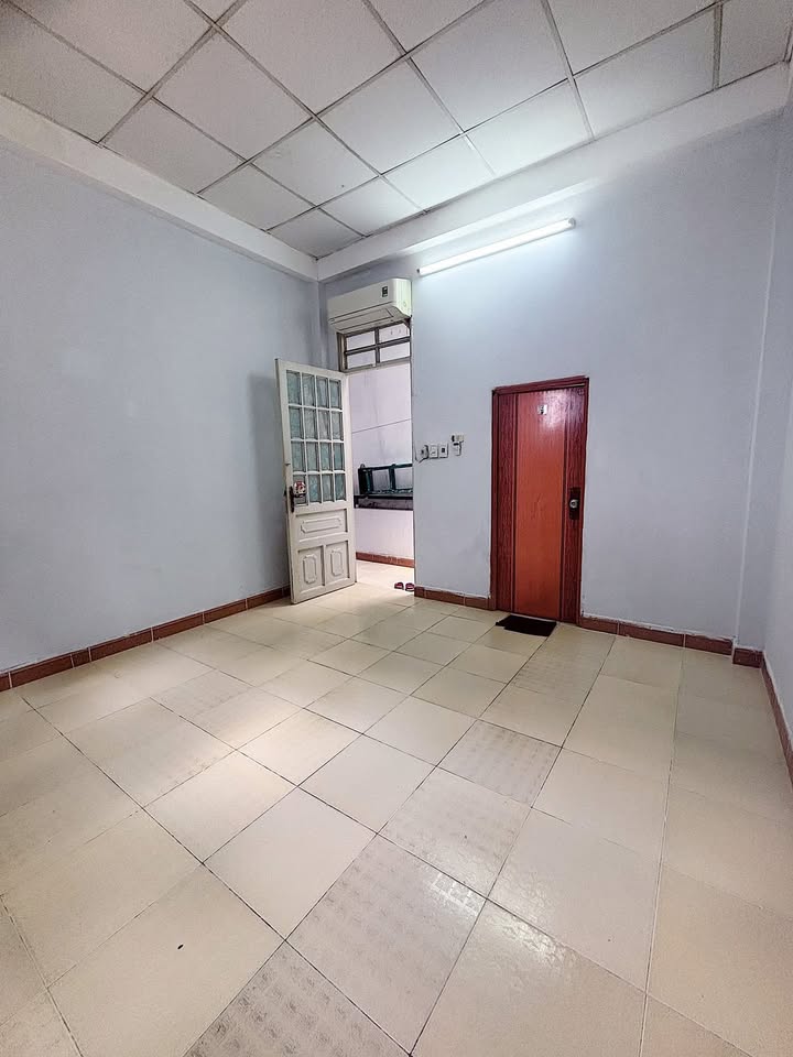 Phòng cho thuê tại Tân Bình 25m² giá 2.5 triệu - Không chung chủ, an ninh tốt!