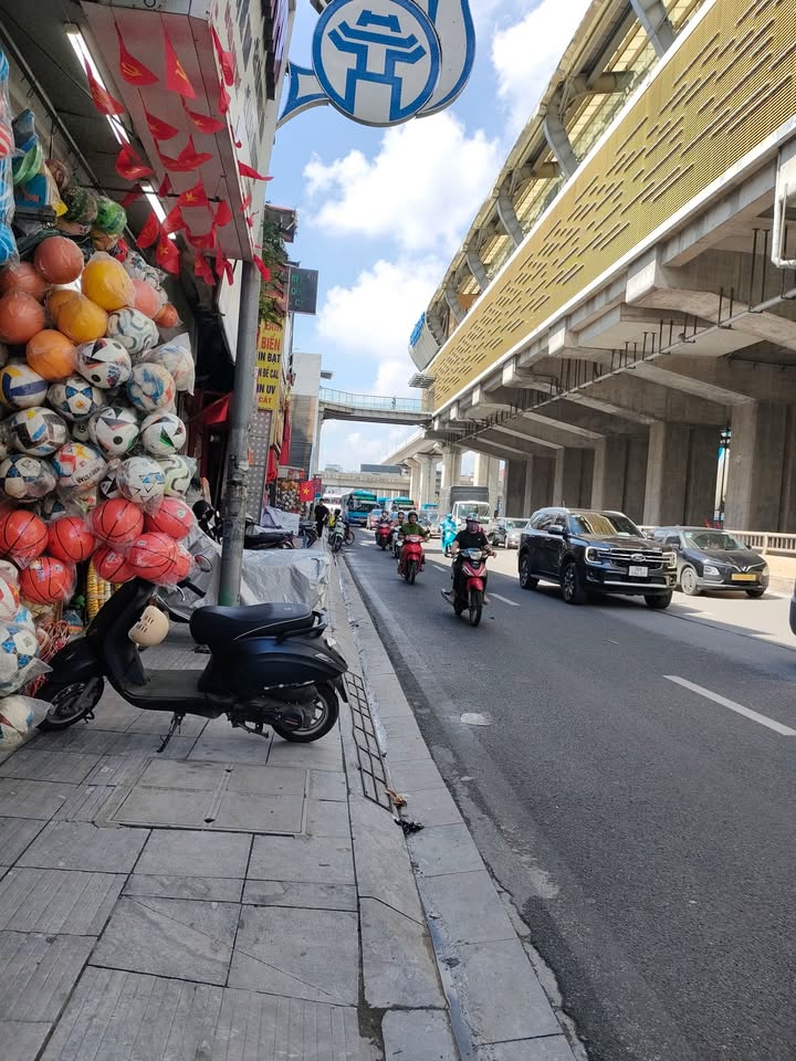 FrontHouse 91m² Nguyễn Trãi giá 69 tỷ - Vị trí đắc địa, kinh doanh sầm uất!