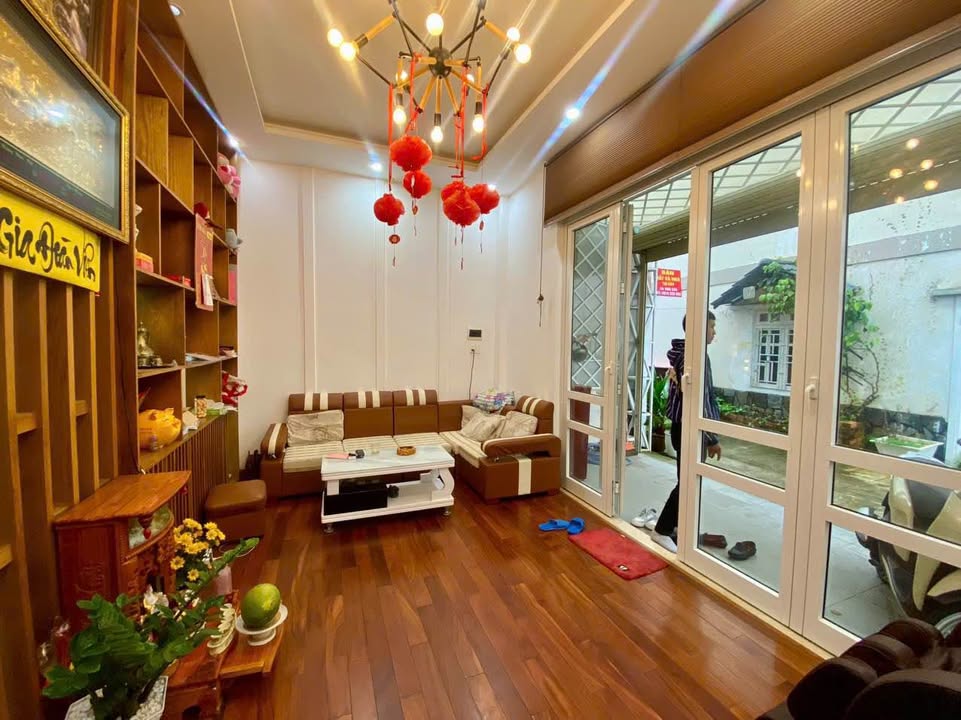 Nhà phố Trần Lê, Phường Xuân Hương, Đà Lạt 112.89m² giá 12.5 tỷ - Sẵn sàng vào ở!