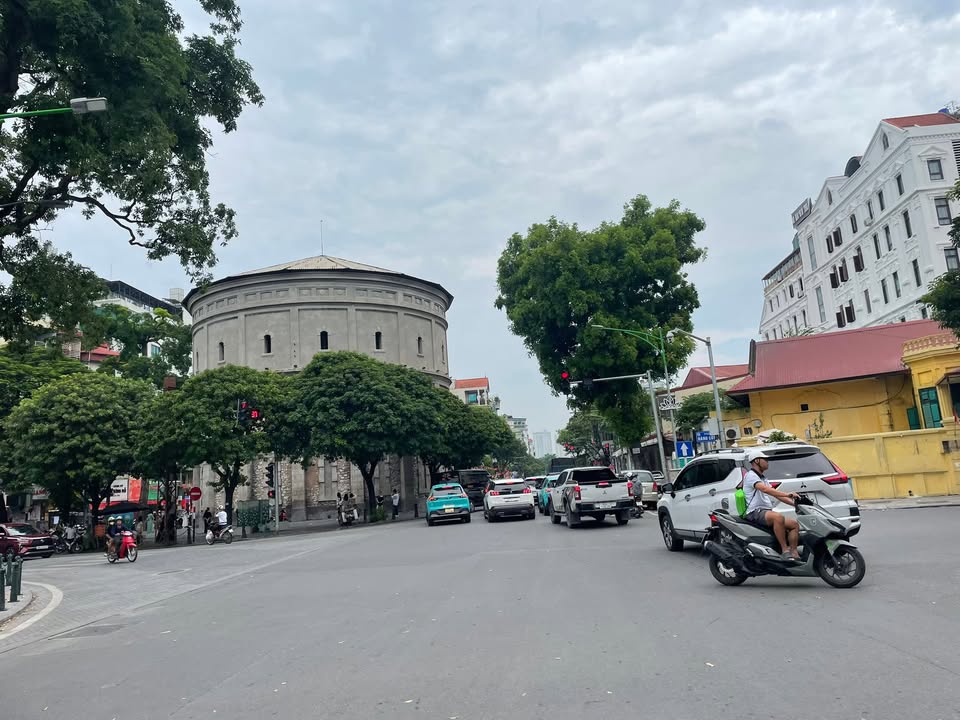 Nhà mặt phố Phạm Hồng Thái, Ba Đình 58m² giá 46.5 tỷ - Vị trí đắc địa, dòng tiền ổn định!