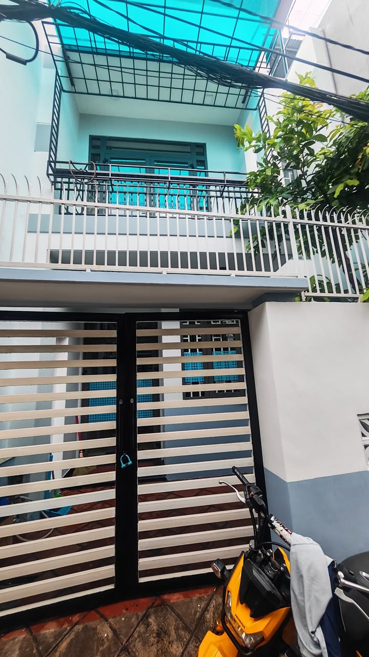 Nhà 3 tầng đường Nguyễn Hoàng, Đà Nẵng 75m² giá 5.1 tỷ - Vị trí thuận lợi!