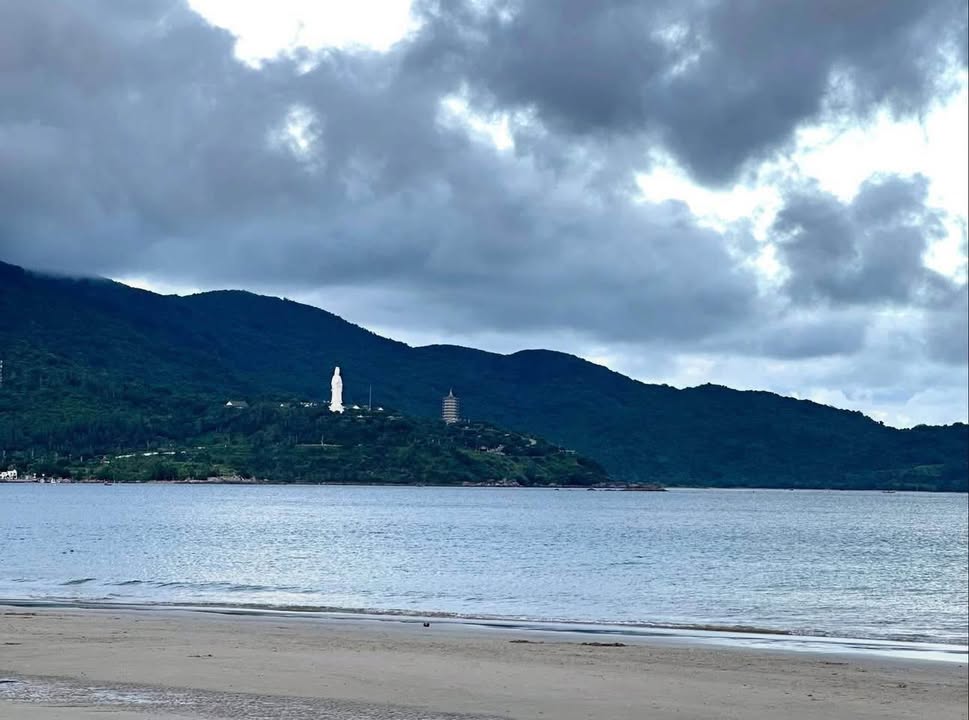 FrontHouse 170m² Thủ Khoa Huân giá 25 tỷ - Cách biển Mỹ Khê chỉ vài bước chân!