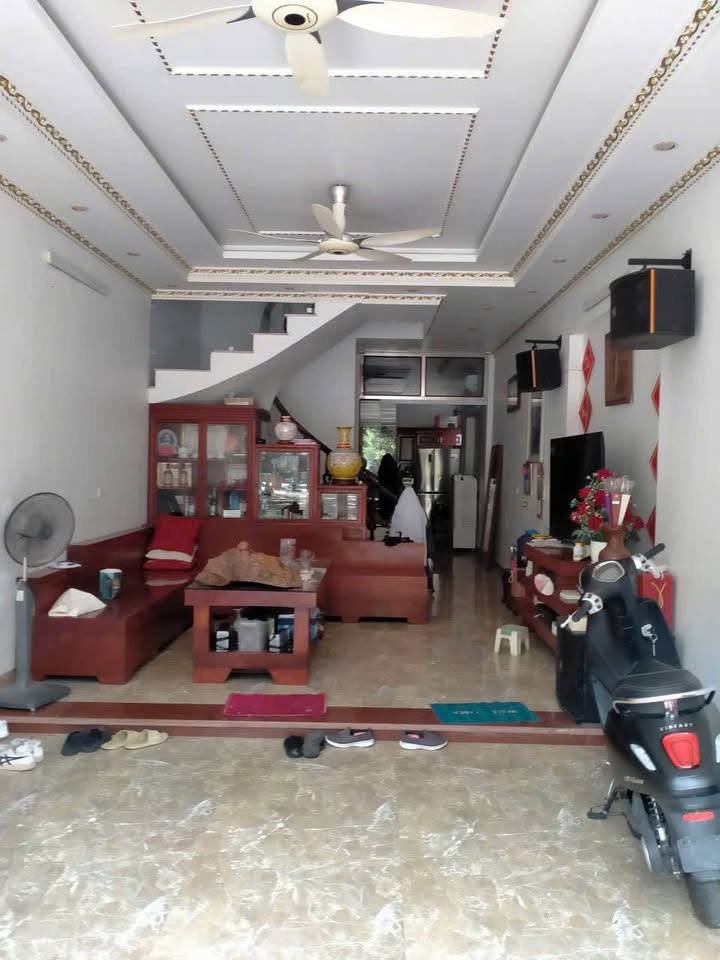 Nhà 3,5 tầng khu đô thị Trần Hưng Đạo 81m² - Thiết kế hiện đại, giá thỏa thuận!