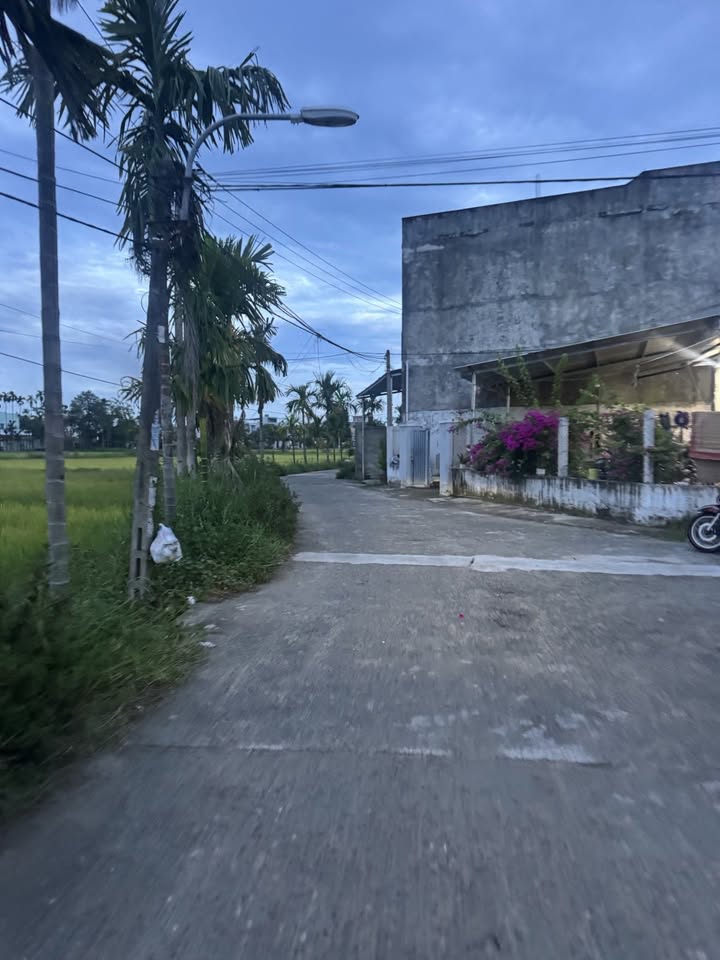 Đất nền Quang Châu Hòa Xuân 100m² giá chỉ nhỉnh 2 tỷ - Tiềm năng đầu tư lớn!