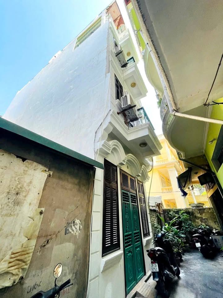 Nhà riêng Hồng Hà, Hoàn Kiếm 60m² giá 13.5 tỷ - Thang máy hiện đại, ô tô tránh