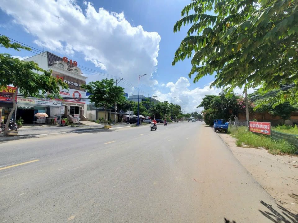 Mặt tiền Lương Định Của, P. An Phú, Q. 2 - Diện tích 200m² giá 99 tỷ - Cơ hội đầu tư hấp dẫn!