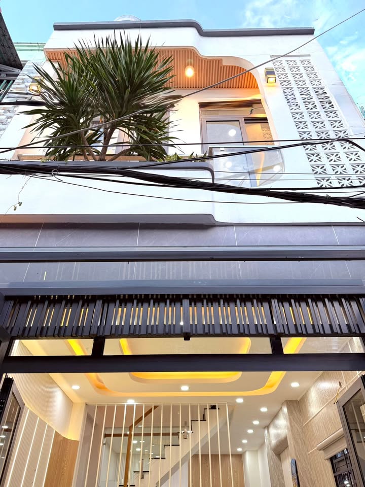 Nhà góc 2 mặt tiền Nguyễn Văn Khối 40m² giá 4.65 tỷ - Không thể bỏ lỡ!