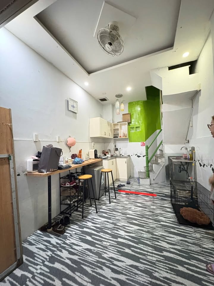 Nhà Đề Thám Quận 1 13m² giá 4 tỷ - Sổ hồng riêng, cho thuê 8 triệu/tháng!