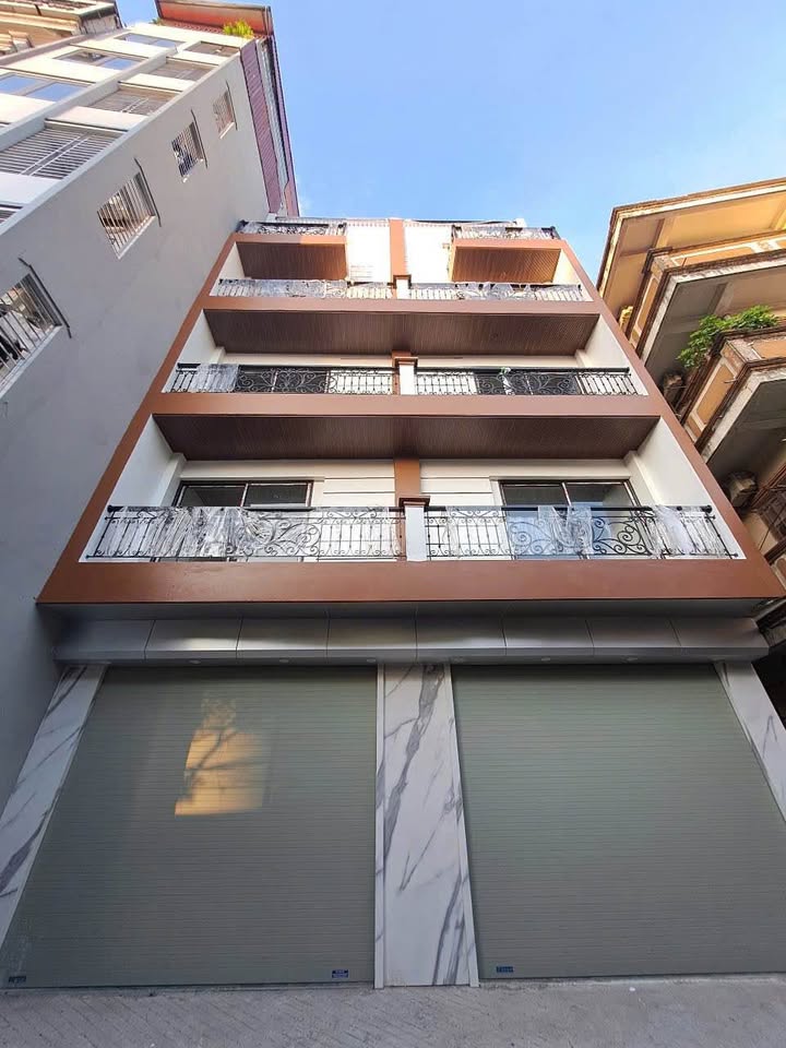 Nhà nguyên căn 140m² tại Cầu Giấy - Thích hợp cho thuê lâu dài!