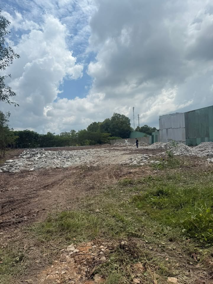 Bãi xe/kho 3000m² tại Phú Mỹ, Bà Rịa - Vũng Tàu - Cho thuê dài hạn, giá tốt!