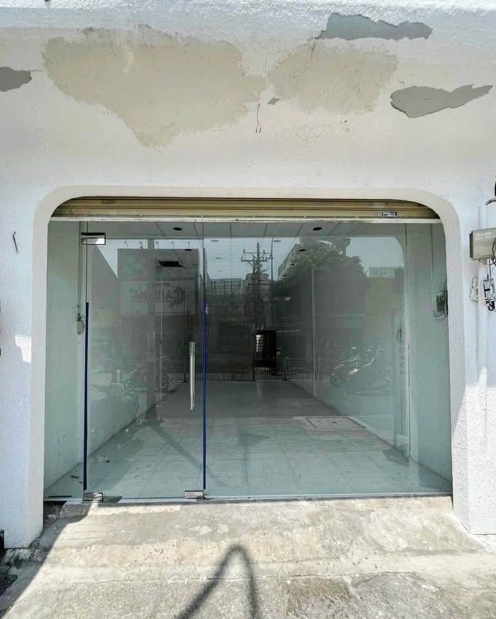 Nhà mặt tiền kinh doanh Lũy Bán Bích, Tân Phú - Diện tích 88m², chỉ 19 triệu/tháng!