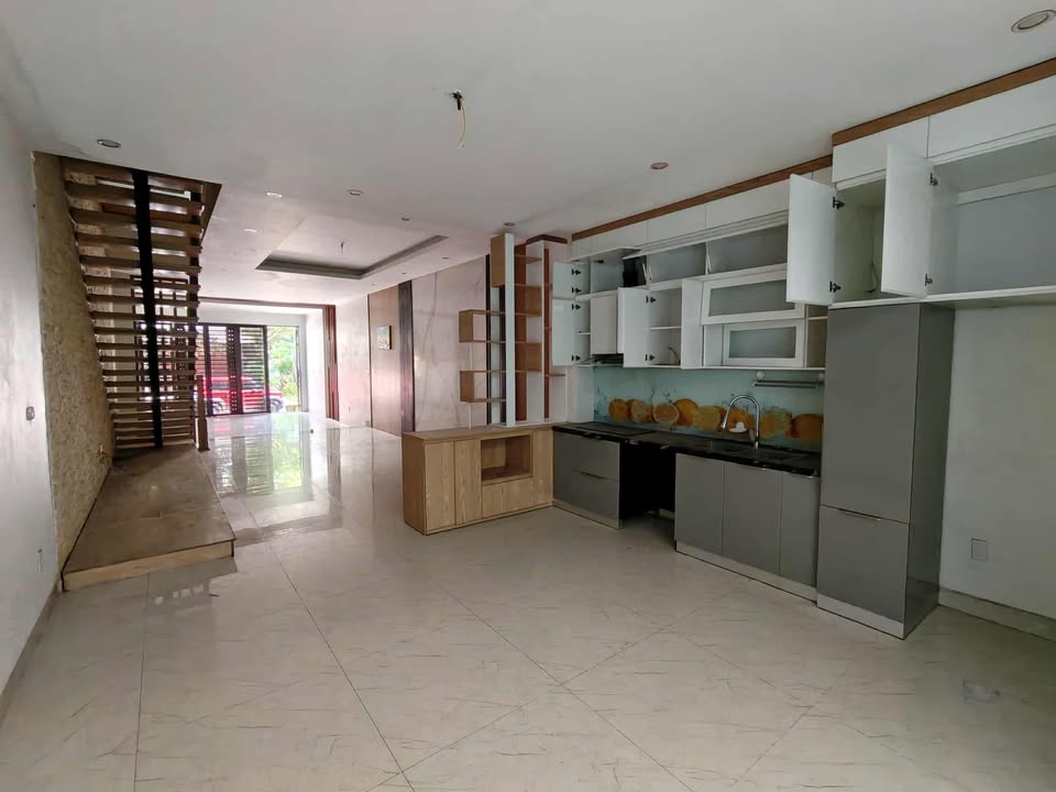 Nhà 3 tầng Phường Đông Vệ, TP. Thanh Hóa 90m² giá 6 tỷ - Phù hợp cho gia đình đông người!