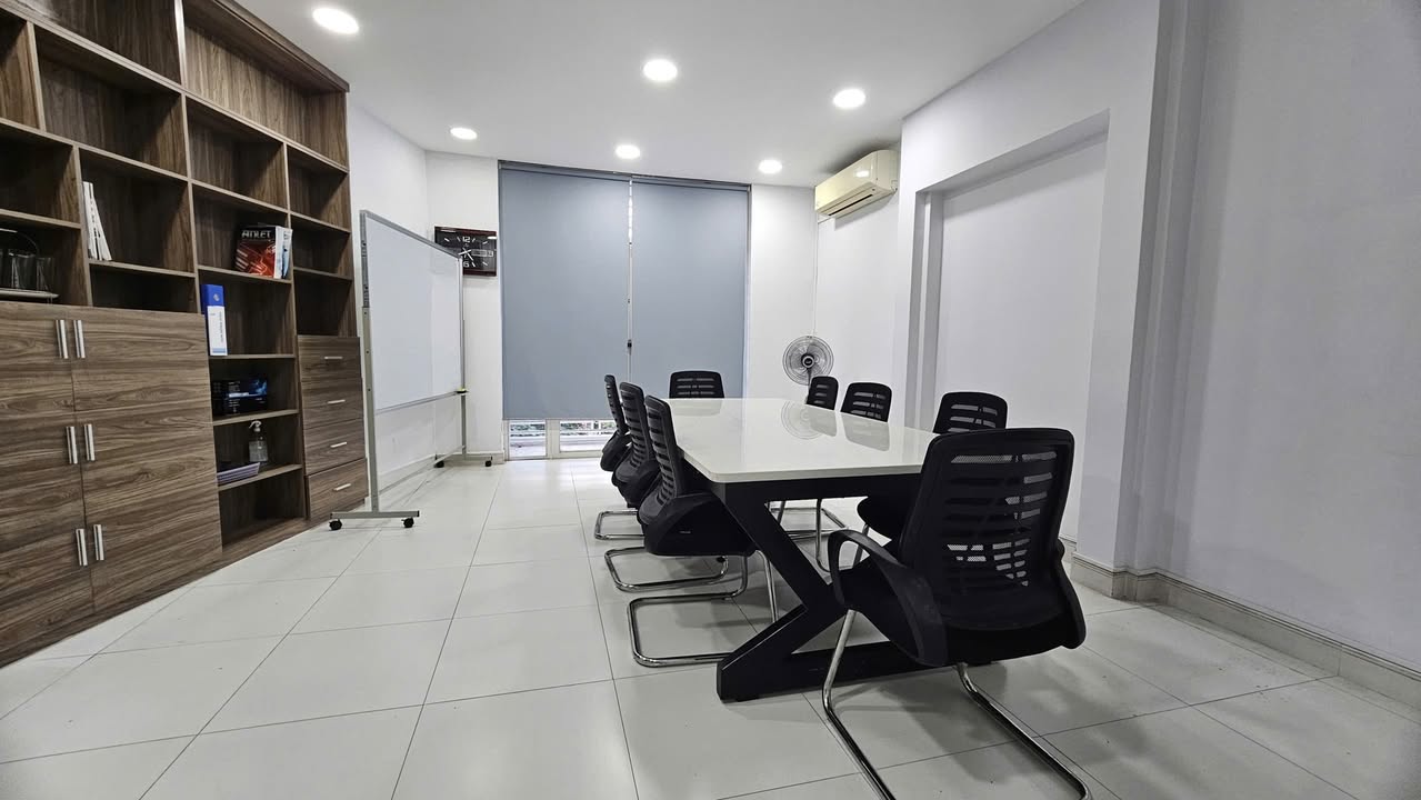 Nhà mặt tiền Phùng Văn Cung, Phú Nhuận 95m² giá 16.5 tỷ - Vị trí đắc địa, tiện ích hoàn hảo!