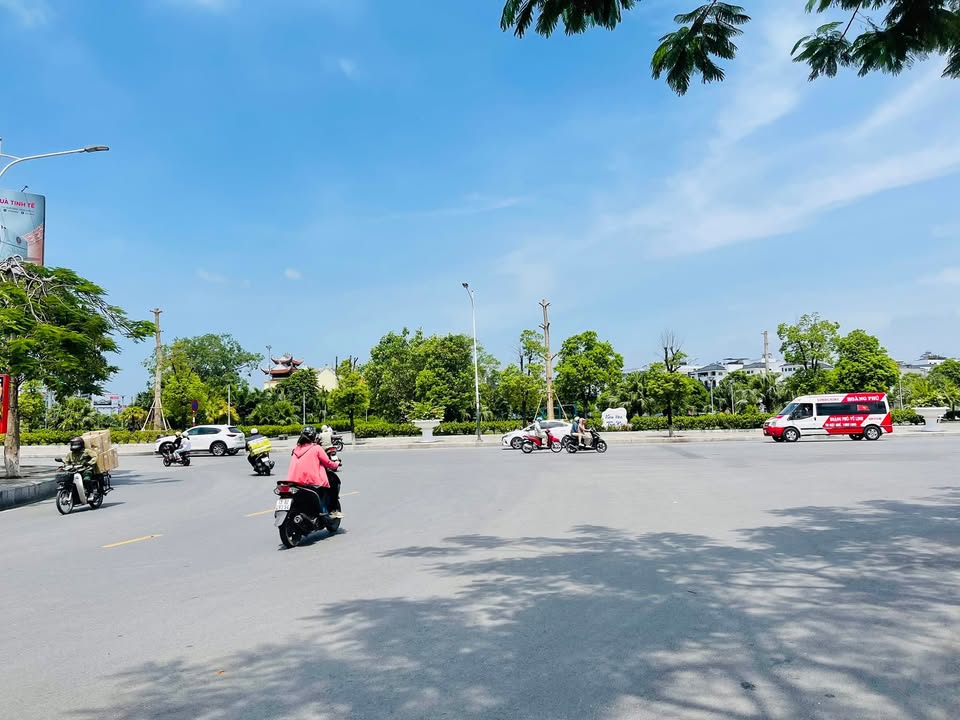 Nhà mặt đường Quang Trung, Hồng Bàng 50m² giá 15 triệu - Vị trí đắc địa đối diện hồ Tam Bạc!