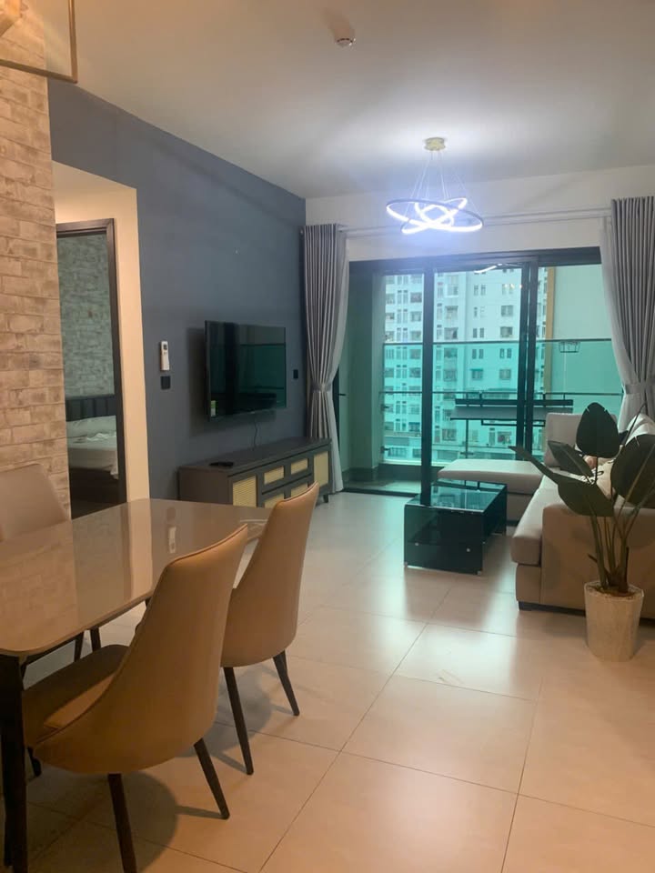 Căn hộ Delasol Quận 4 111.44m² giá 13.586 tỷ - Đầy đủ nội thất, view hồ bơi!