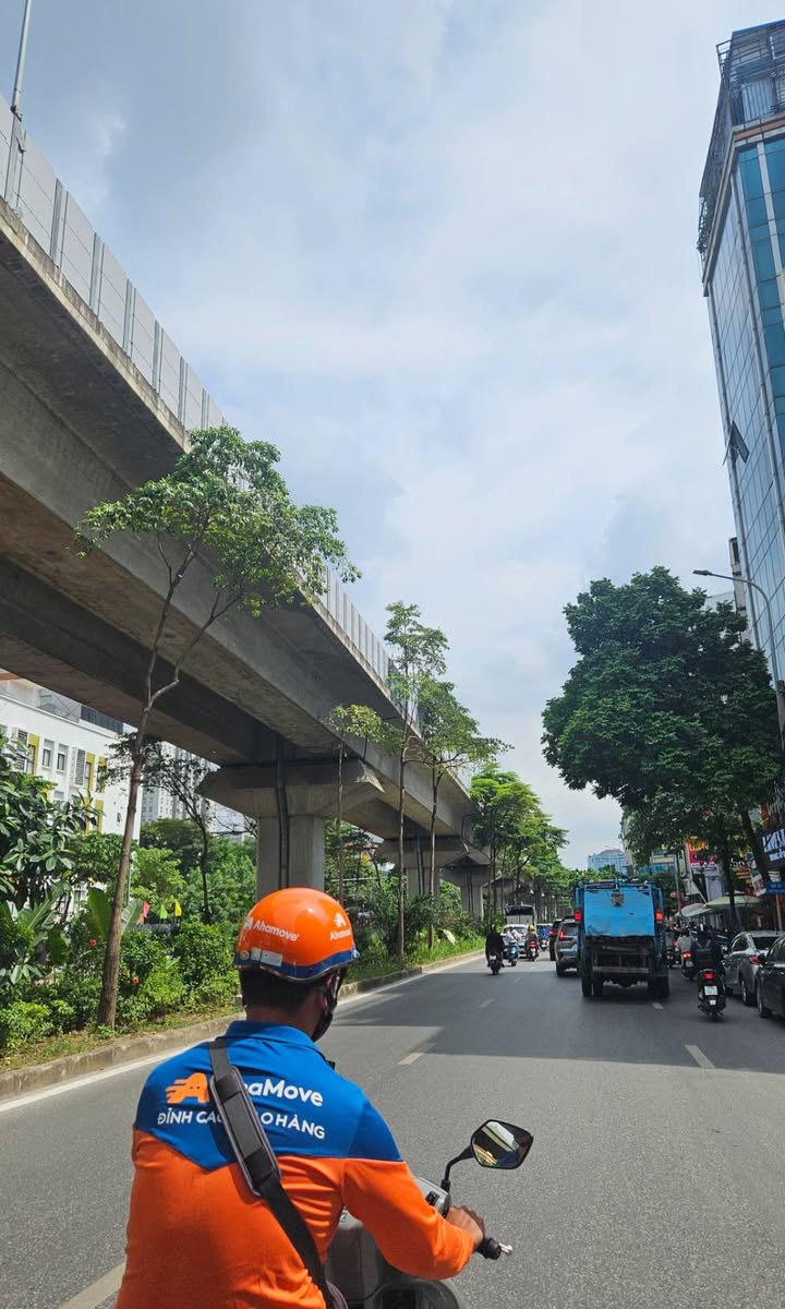 Nhà mặt phố Hào Nam, Cầu Giấy 50m² giá 12 tỷ - Đầu tư sinh lời ngay!