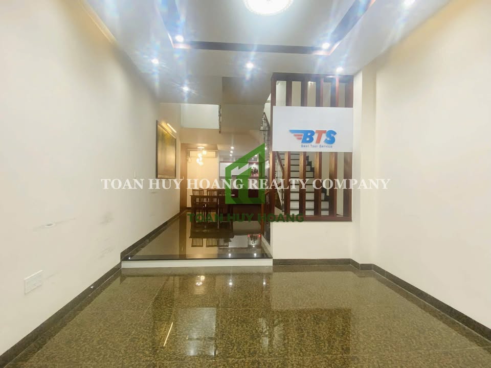 Nhà cho thuê 4 phòng ngủ đường Phạm Văn Đồng, Đà Nẵng - Giá 23 triệu/tháng