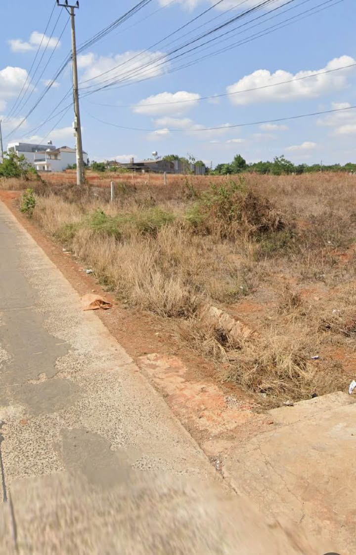 Đất mặt tiền Phùng Hưng, Buôn Ma Thuột 135m² giá 2.35 tỷ - Cần bán gấp!