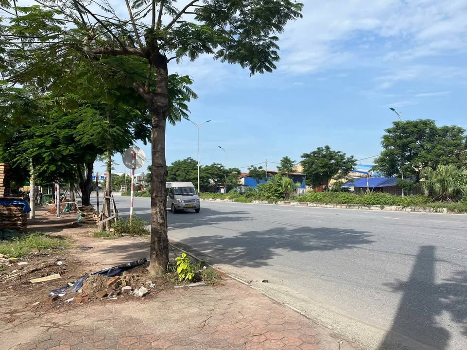 Đất mặt tiền đường Nguyễn Bỉnh Khiêm, Hải An 40m² giá 2.3 tỷ - Cơ hội đầu tư tuyệt vời!